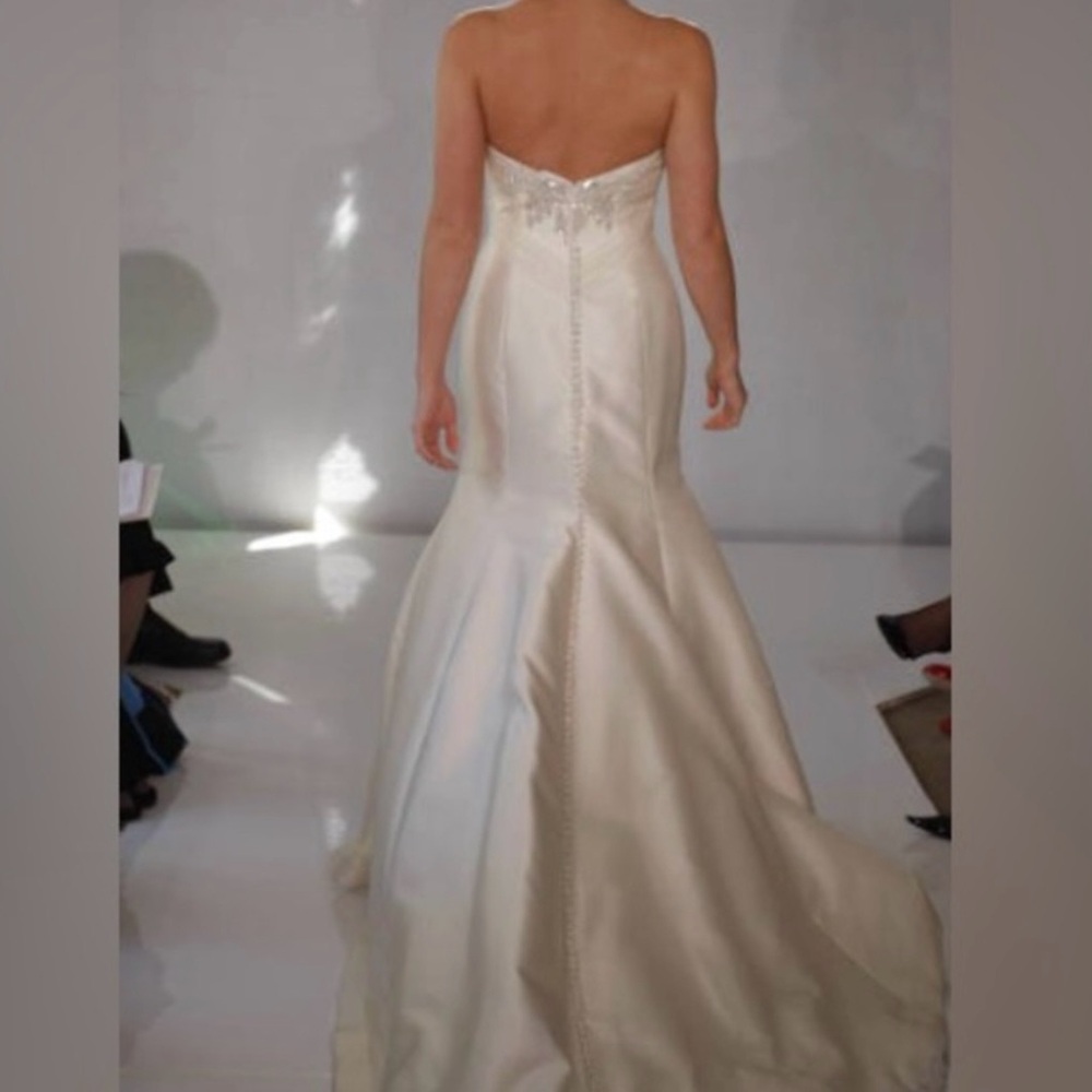 RIVINI Gown + Veil by Erin Cole - Picture 11 of 12